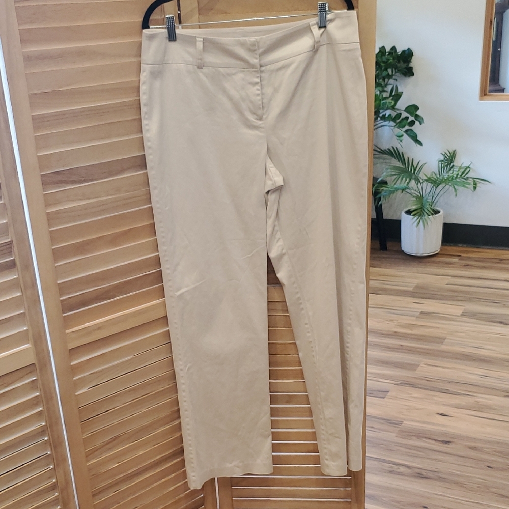Classic Tan Chico's Women's Chino Khaki Pants Sz 2